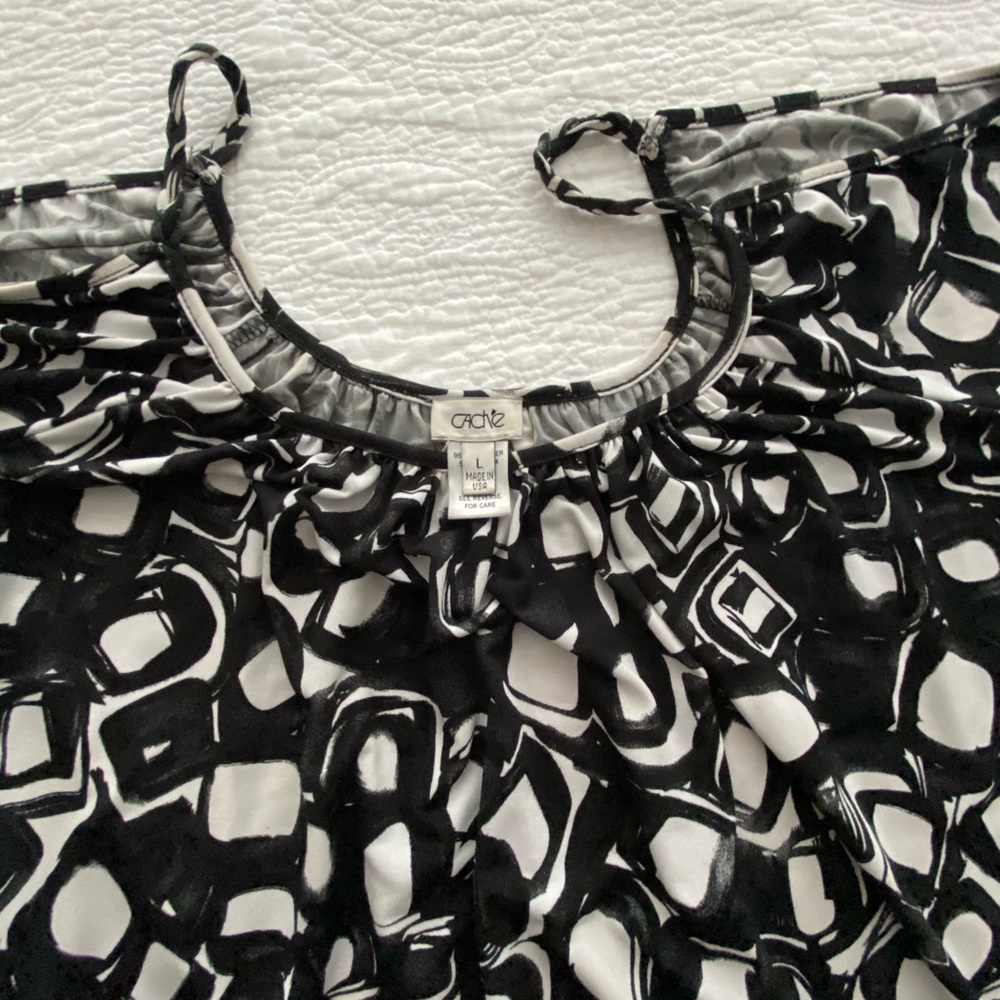 Top - Picture 2 of 2